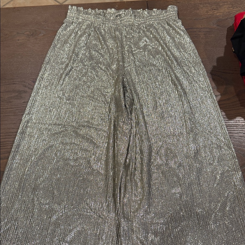 Alice + Olivia Metallic Silver Ankle length wide leg pants